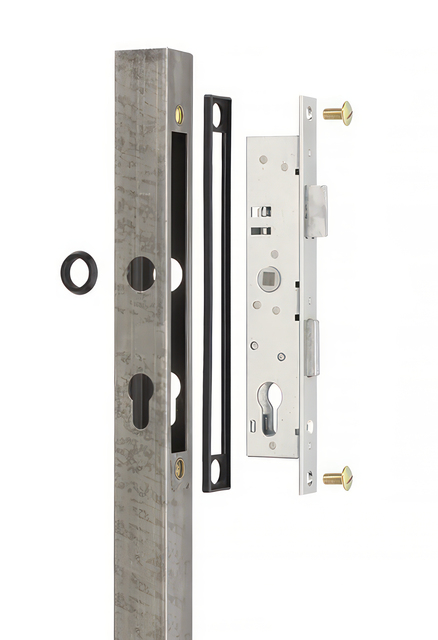 Tube carré avec serrure à larder, axe de 25 mm, Matériau: Tube carré : Acier brut, Finition: serrure : galvanisée, à souder, Hauteur: 500 mm, Largeur: 40 mm, Profondeur: 40 mm, Entre axe: 72 mm, Largeur de la têtière: 24 mm, Hauteur de la têtière: 243 mm, Barillet: 8 x 8 mm