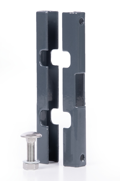 Mattenverbinder für Doppelstab-Gittermatten, Material: Stahl roh, Oberfläche: feuerverzinkt, anthrazit kunststoffbeschichtet RAL 7016, Artikelbeschreibung: –, Ausführung: zweiteilig, Länge: 140 mm, Breite: 18 mm, Höhe: 15,5 mm, Schraube: M10, Schraubenlänge: 30 mm, 15 Jahre Garantie gegen Durchrosten